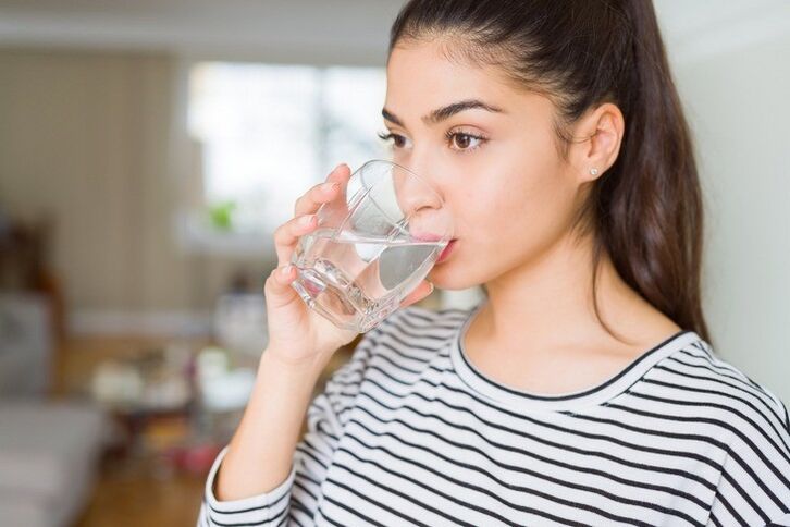 Regular consumption of pure water is the key to successful weight loss of 10 kg in a month. 